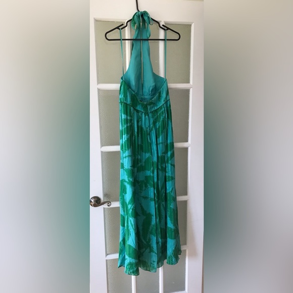 Silk BCBG flowy halter maxi dress - Picture 3 of 7